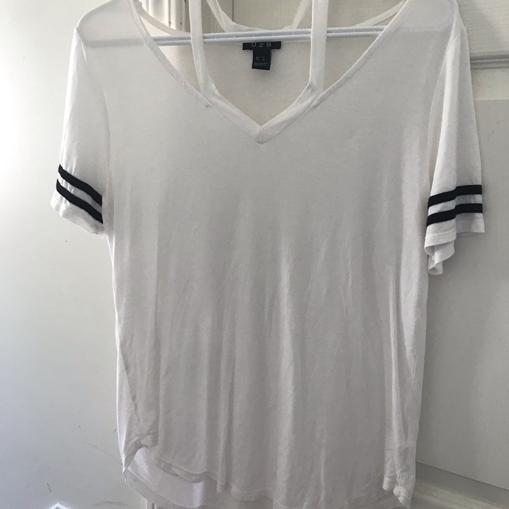 White t-shirt